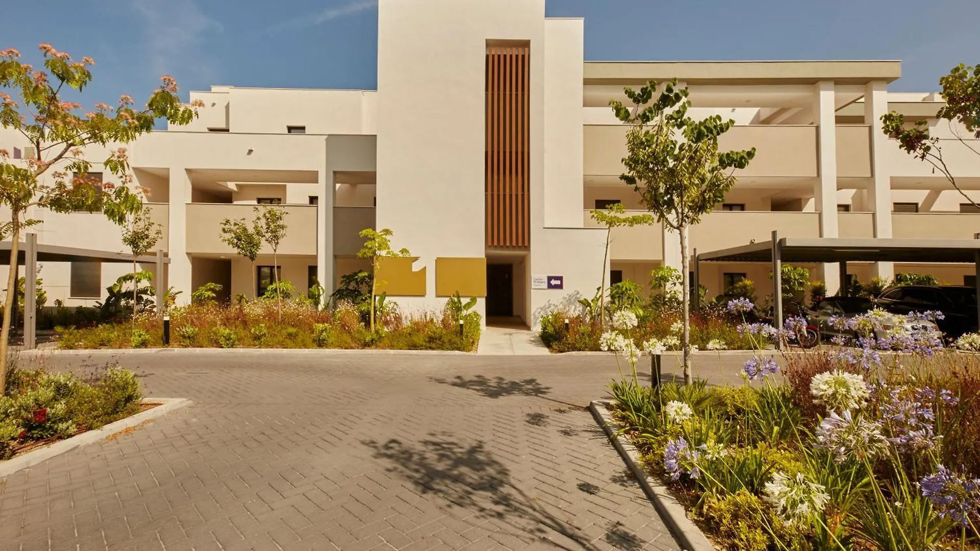 Coastal Elegance Retreat Daire Casares